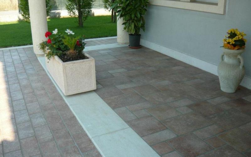 Outdoor flooring chateaux 