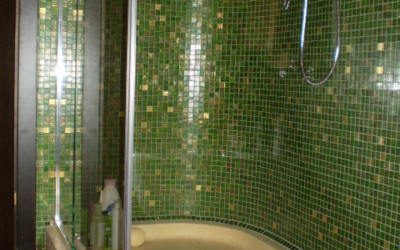 mosaico bagno verde rivestimento doccia Vicenza