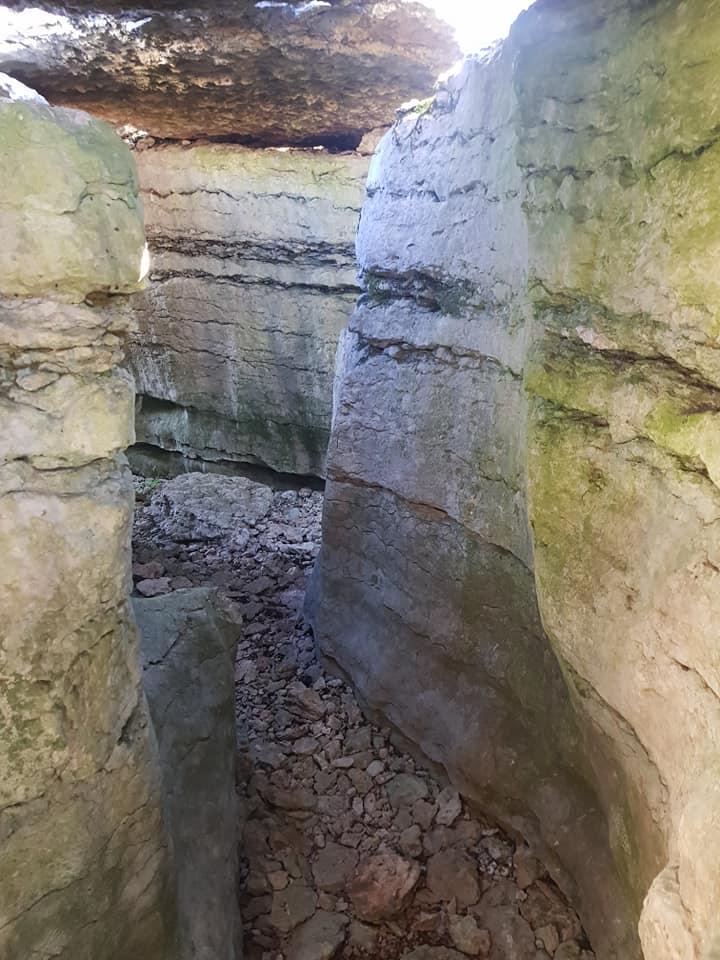 percorso all'interno di una cava di pietra