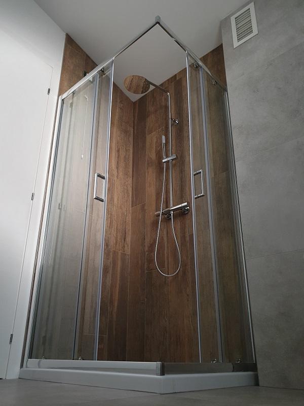 doccia rivestimento gres effetto legno Vicenza
