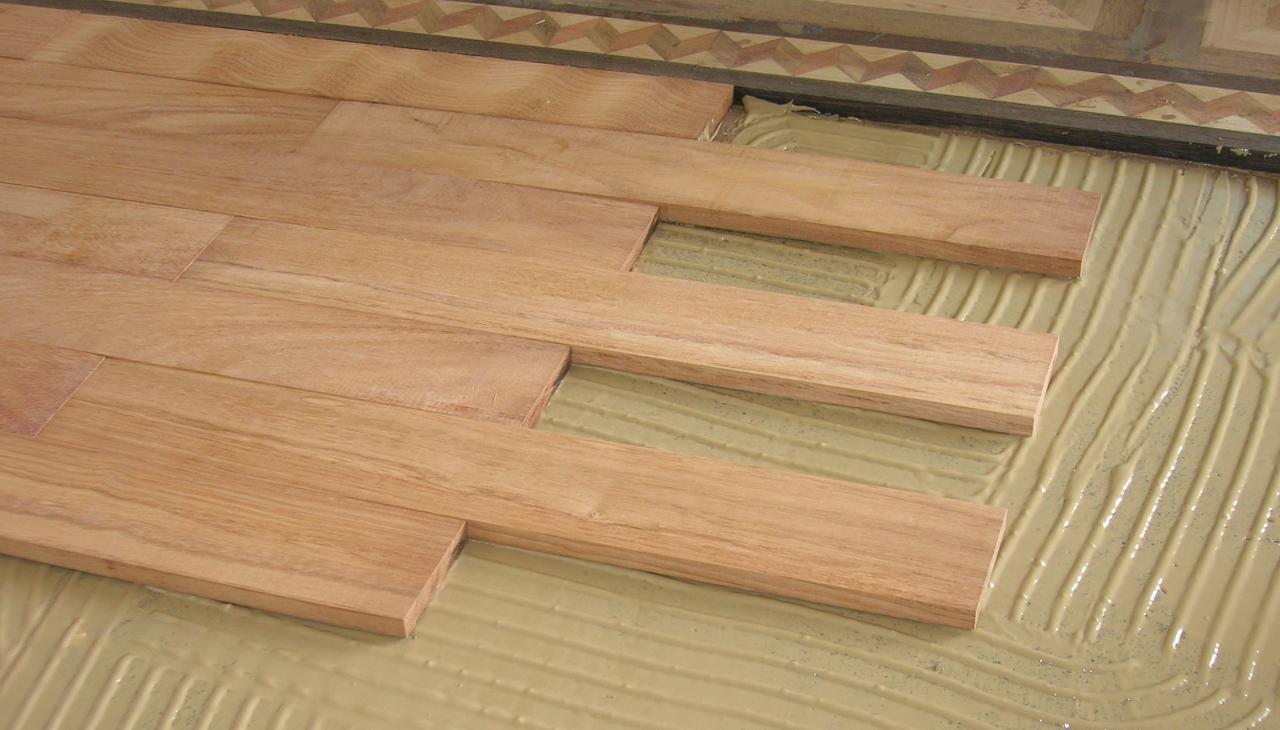 Posa pavimento in legno tradizionale
