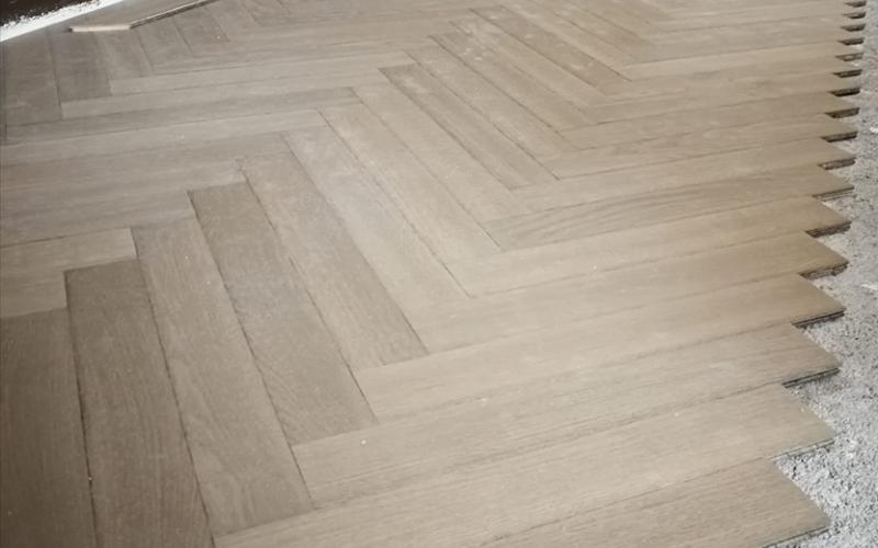 Laying parquet