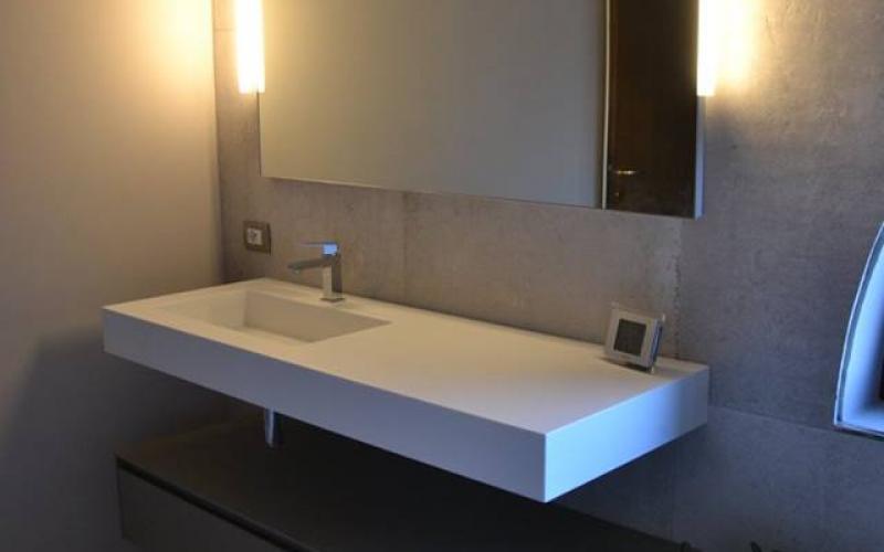 bagno moderno in stile minimal a Verona