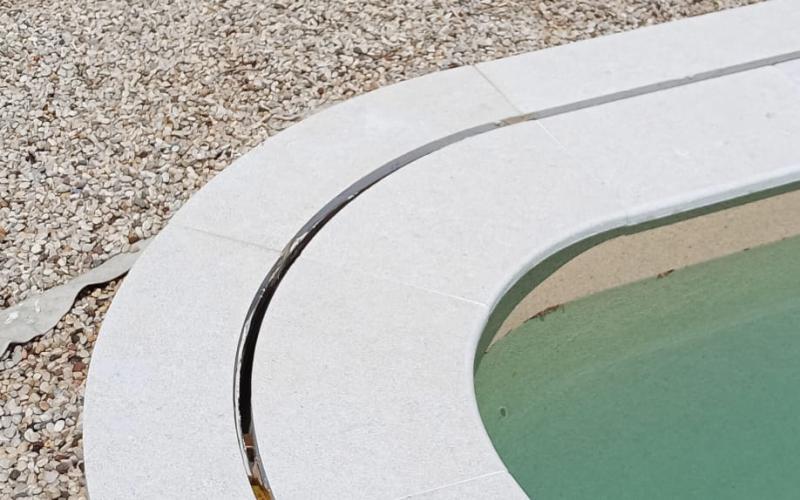 bordo piscina marmo bianco per esterni vicenza