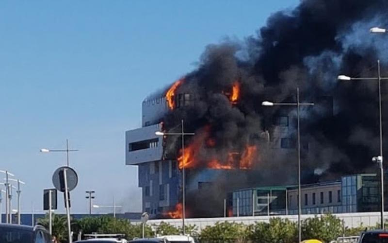 Cappotto e problemi: l'incendio della sede portuale di Savona