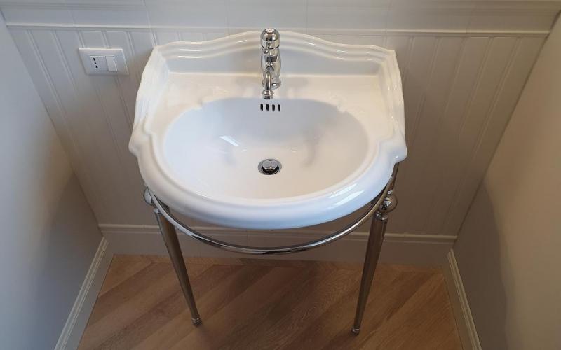 Freestanding classic washbasin Vicenza