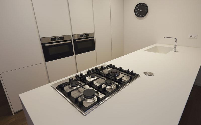 cucina bianca moderna su misura a Vicenza