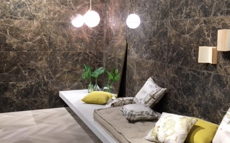 rivestimento soggiorno piastrelle effetto marmo a  Vicenza