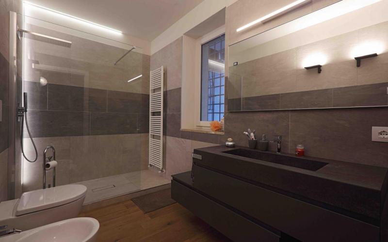 Stone effect stoneware tiles Vicenza bathrooms