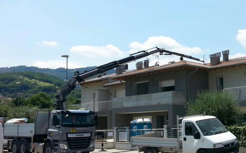 Delivery of heat pump unloaded with rooftop crane to Vicenza and Verona