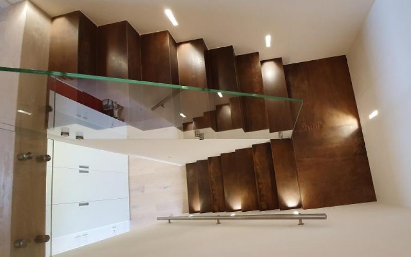 Step lights for a modern staircase in Vicenza