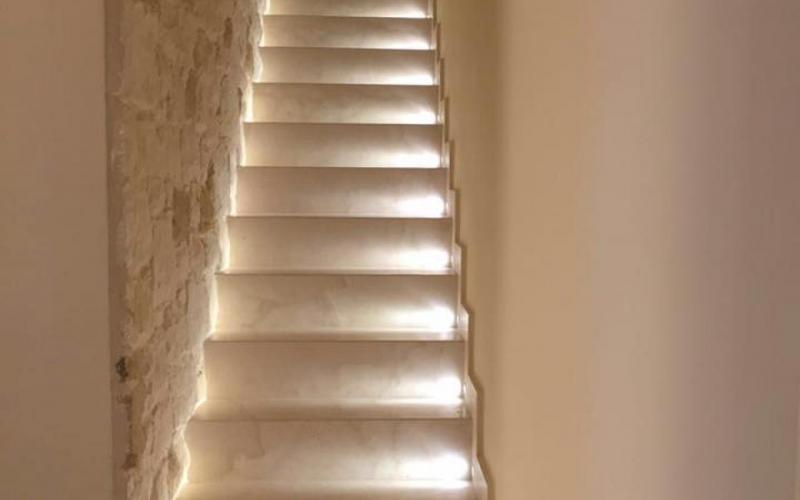 scala marmo interna illuminazione casa ristrutturare Vicenza Verona