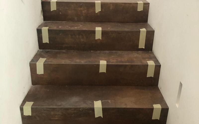 Installation of Corten effect stoneware stairs