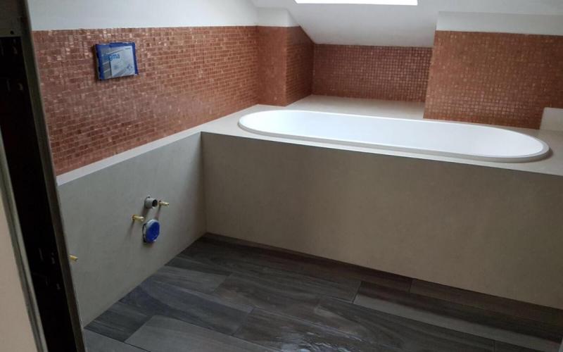 Large modern slabs bathroom tiles Vicenza Verona