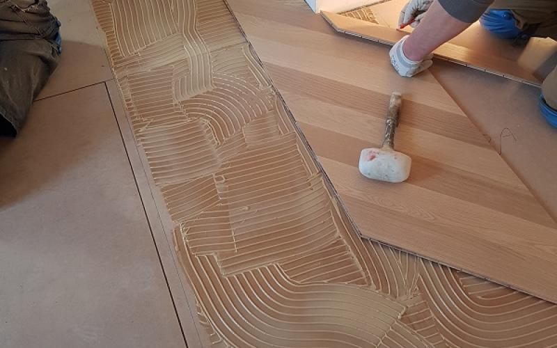 Laying parquet 