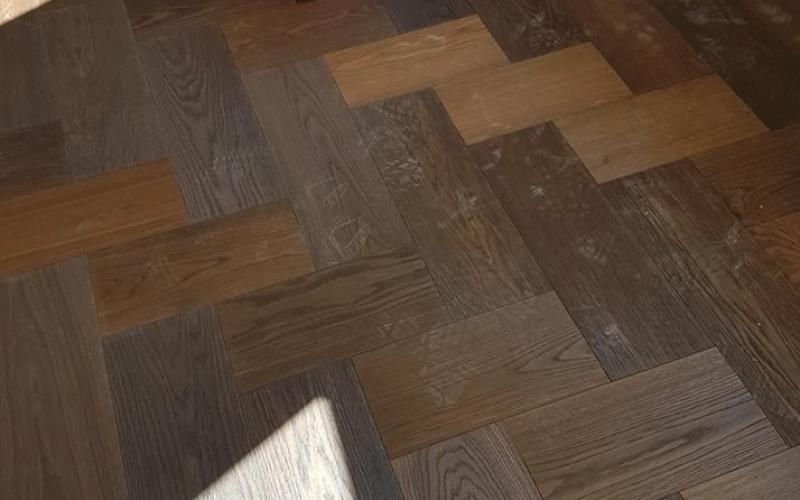Laying parquet on tiles