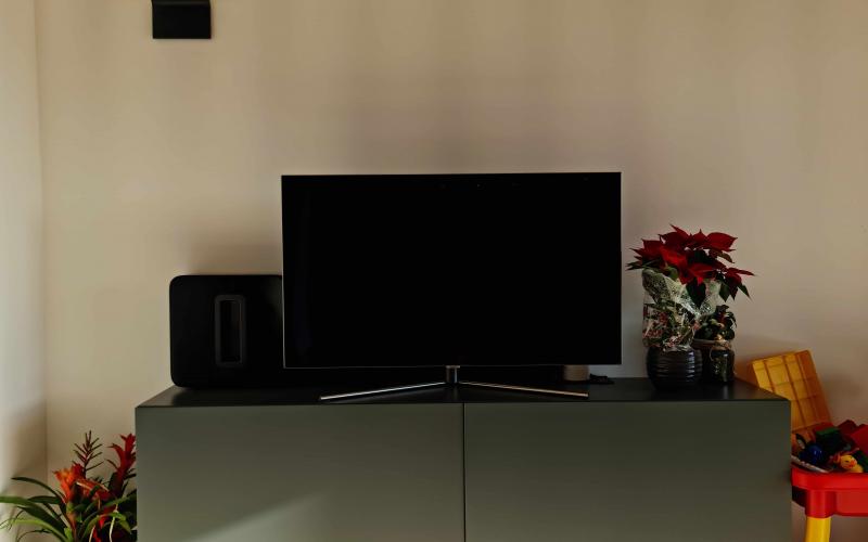 Mobile porta televisione in soggiorno moderno a Vicenza