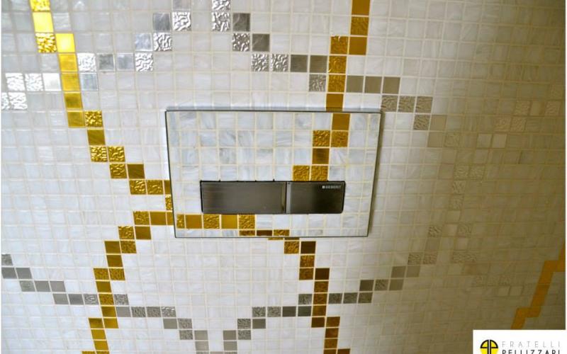 Gold mosaic bathroom in Vicenza
