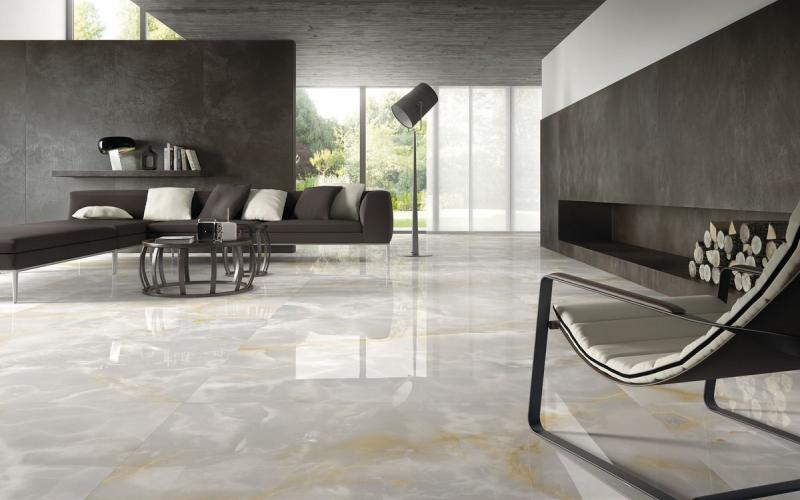 Large onyx-effect slabs for super-refined flooring