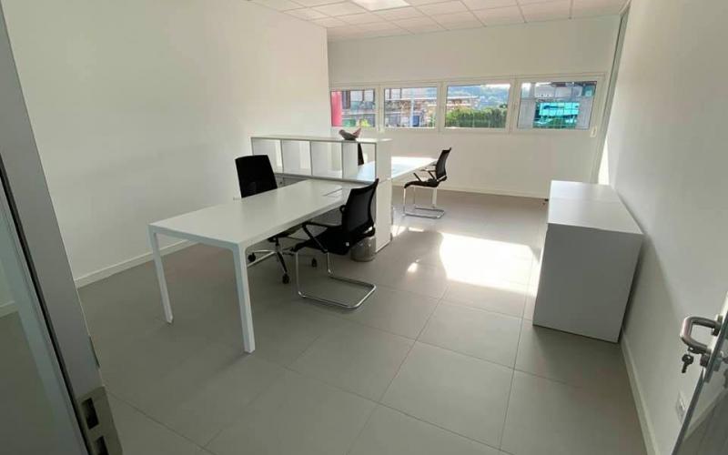 Office floors of a company in Vicenza: Lampa srl