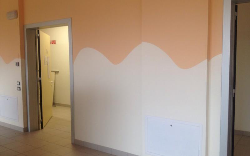 Painting kindergarten walls in Vicenza