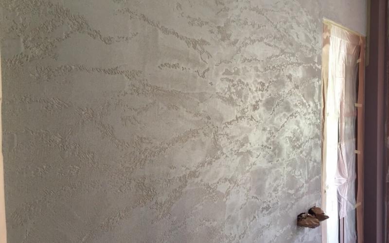 Tinteggiatura parete a Vicenza con effetto travertino