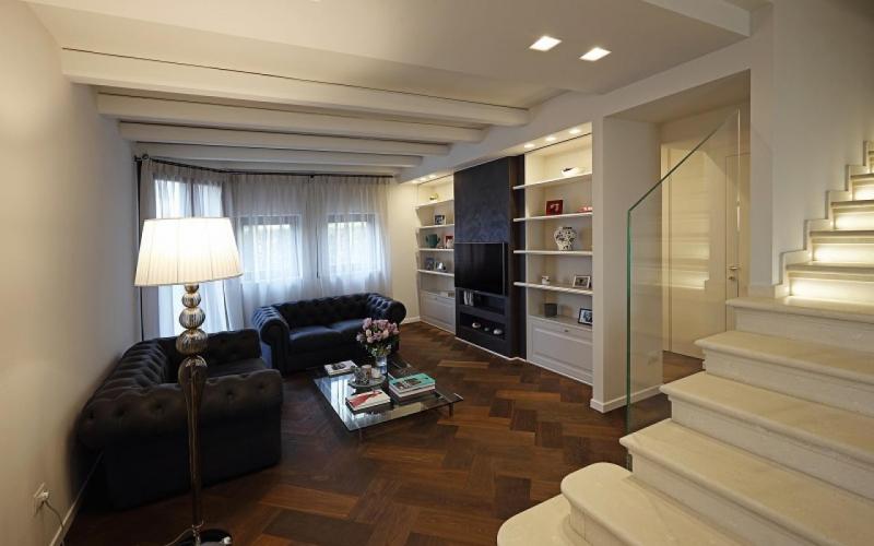 pavimento moderno legno per interni 