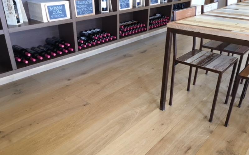 pavimento in legno cantina vinicola