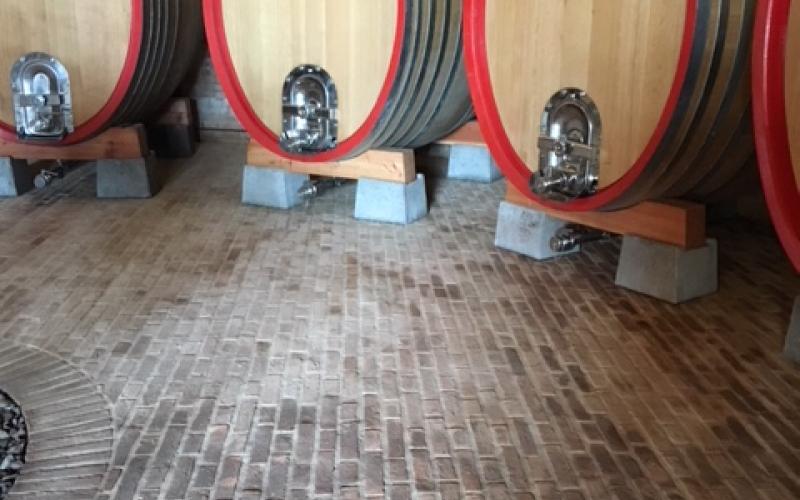 pavimento mattone cantina vinicola