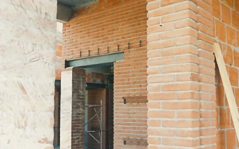 brick cladding being laid at pellizzari in gambellara