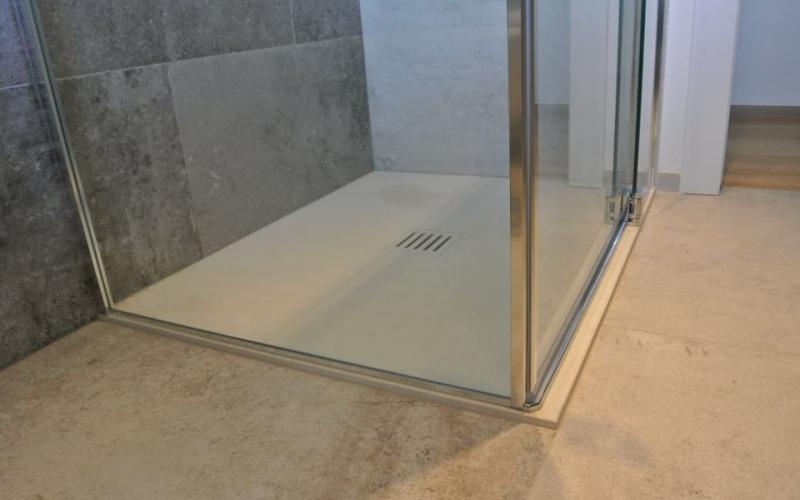 Marmogres shower tray in Vicenza