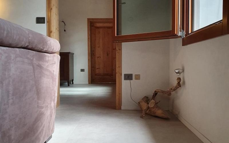 Grès porcellanato in una casa a Vicenza: particolare del pavimento