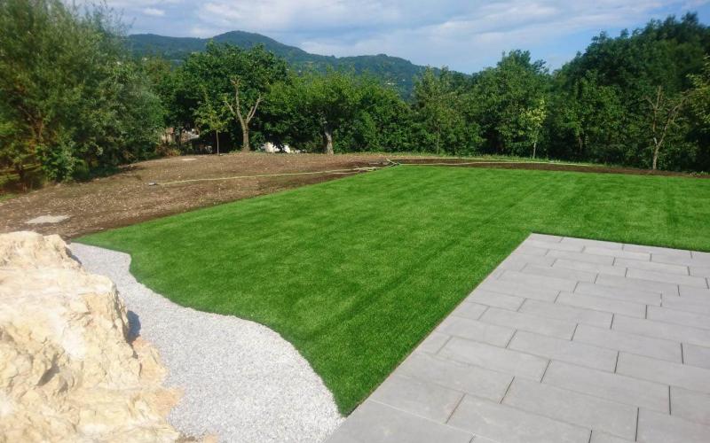 Laying synthetic grass Vicenza 
