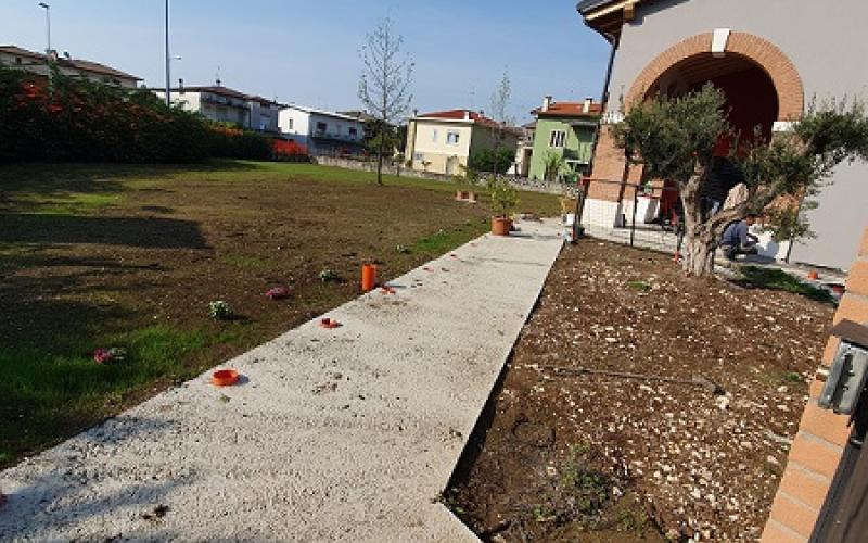Pavimento esterno in Porfido squadrato a Verona: il viale pedonale
