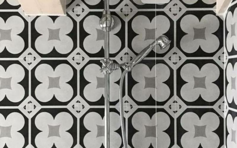 renovate bathroom classic modern vicenza black&white