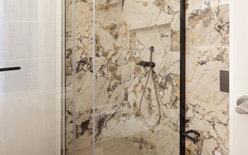 Piastrelle effetto marmo bagno Vicenza