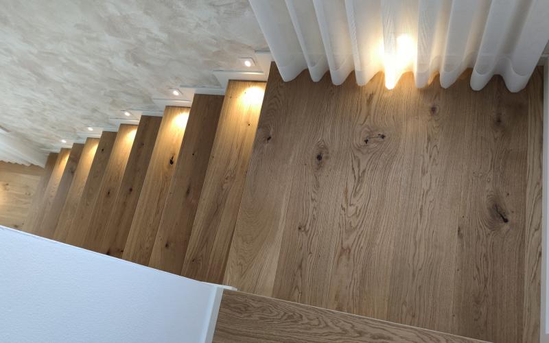scala interna in legno con illuminazione verona