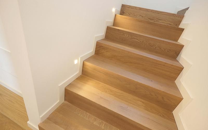 scalini in legno con illuminazione Vicenza