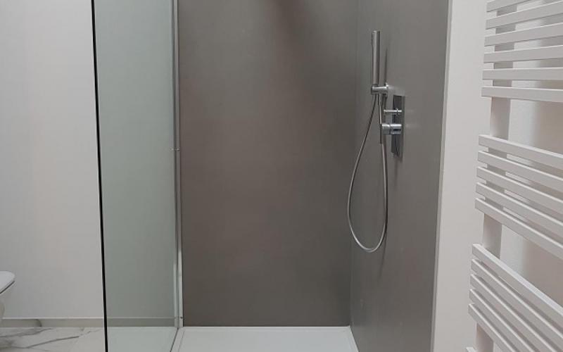 A walk-in shower completed in Vicenza