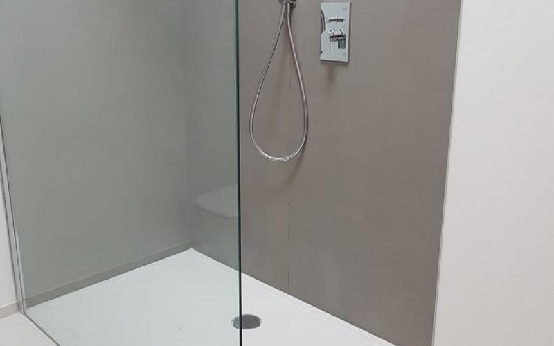 A walk-in shower completed in Vicenza