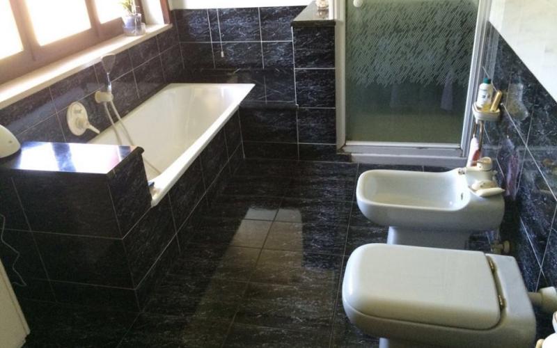 Bathtub conversion shower bathroom renovation Vicenza