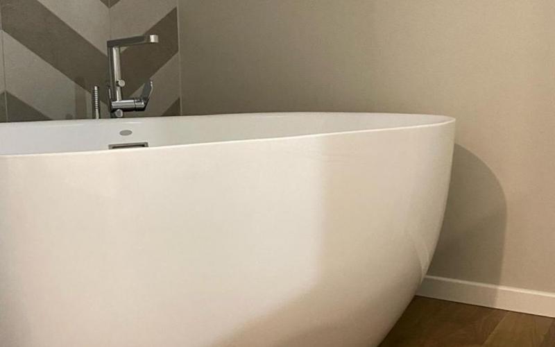 Modern freestanding bathtub Verona