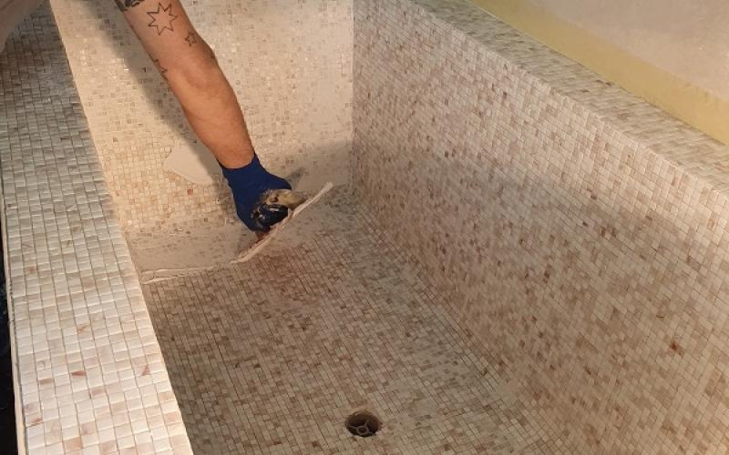 ristrutturare bagno vasca in mosaico