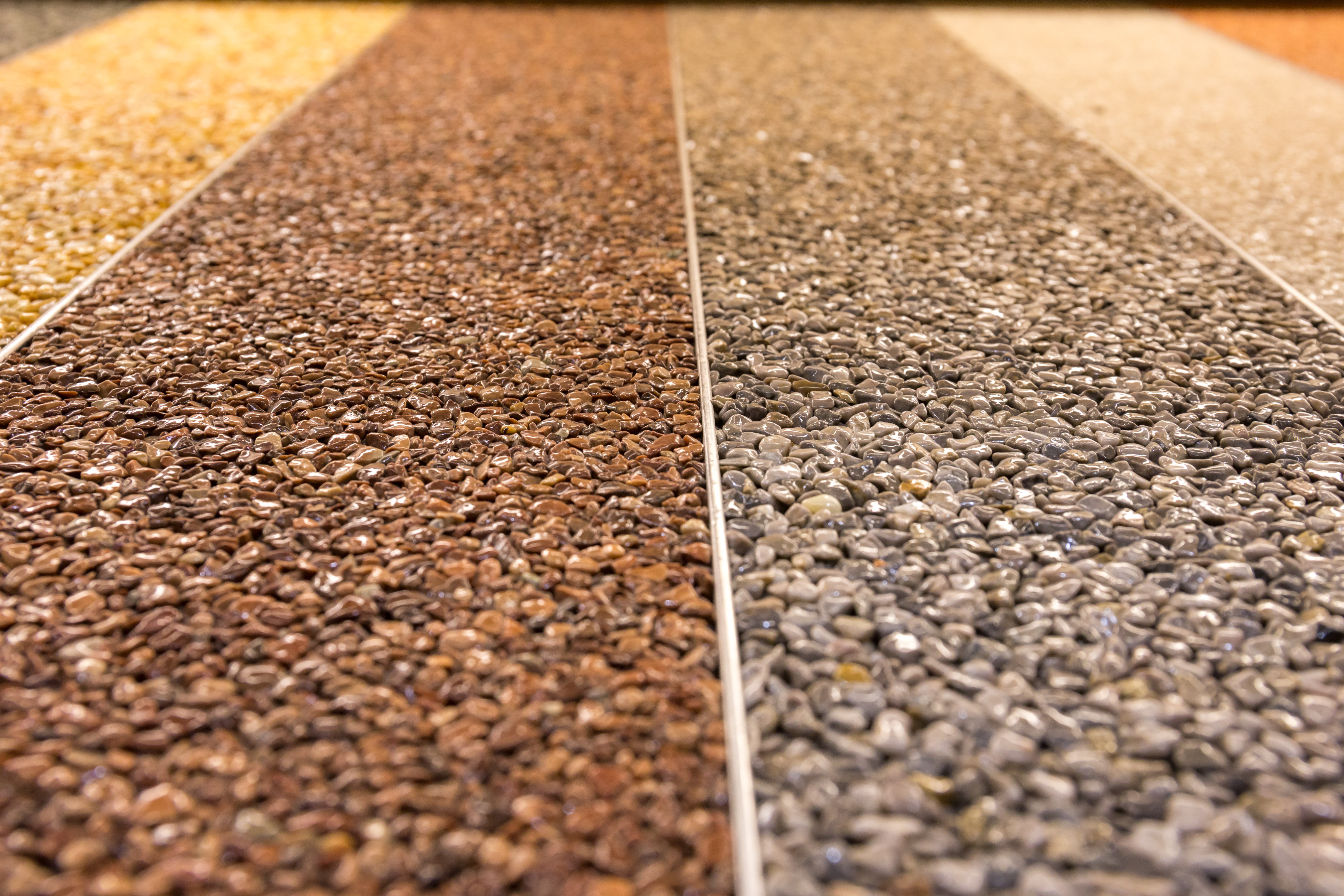 Pavimenti in ghiaino resinato