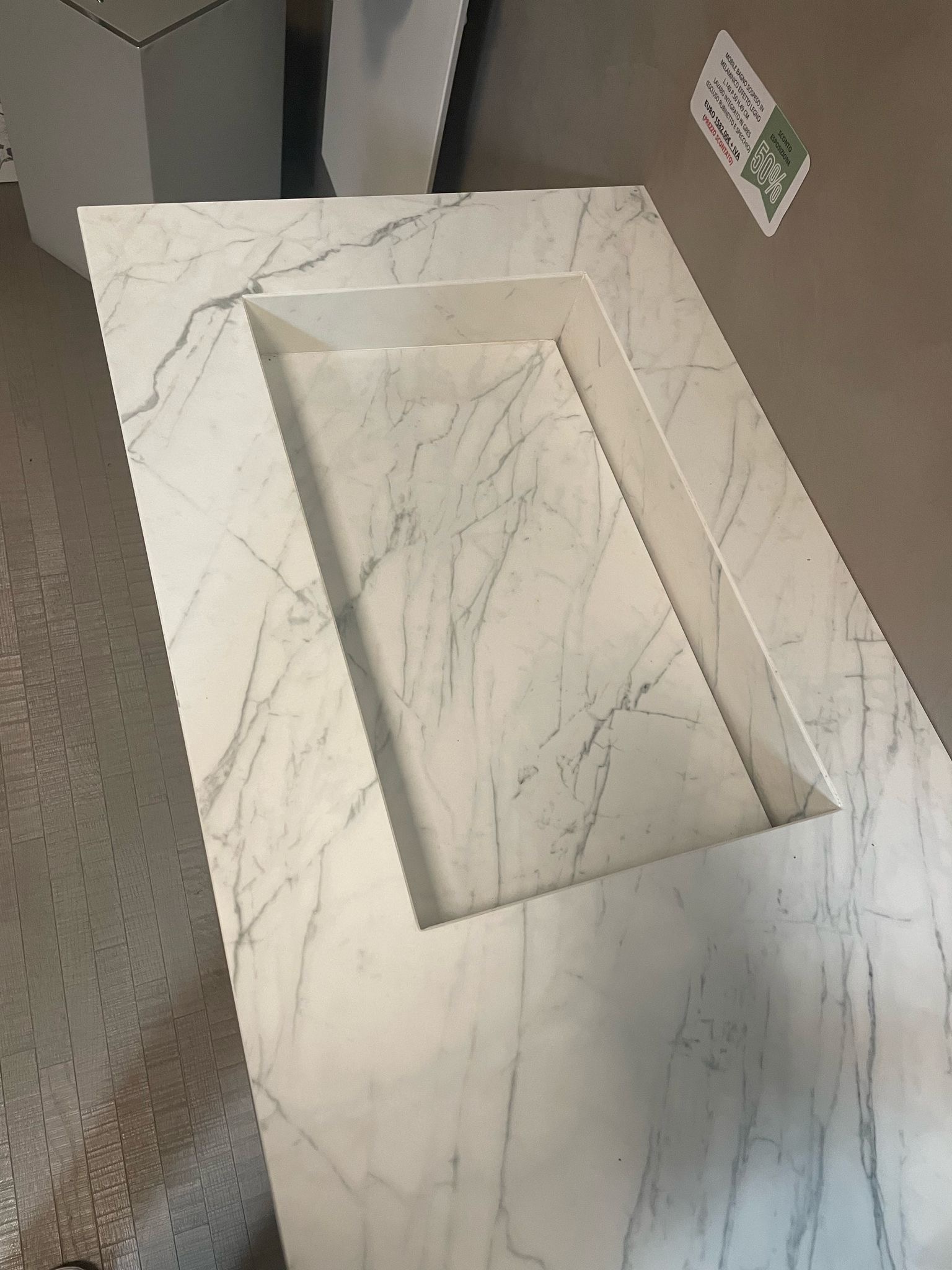 mobile bagno sospeso lavabo integrato prezzo outlet