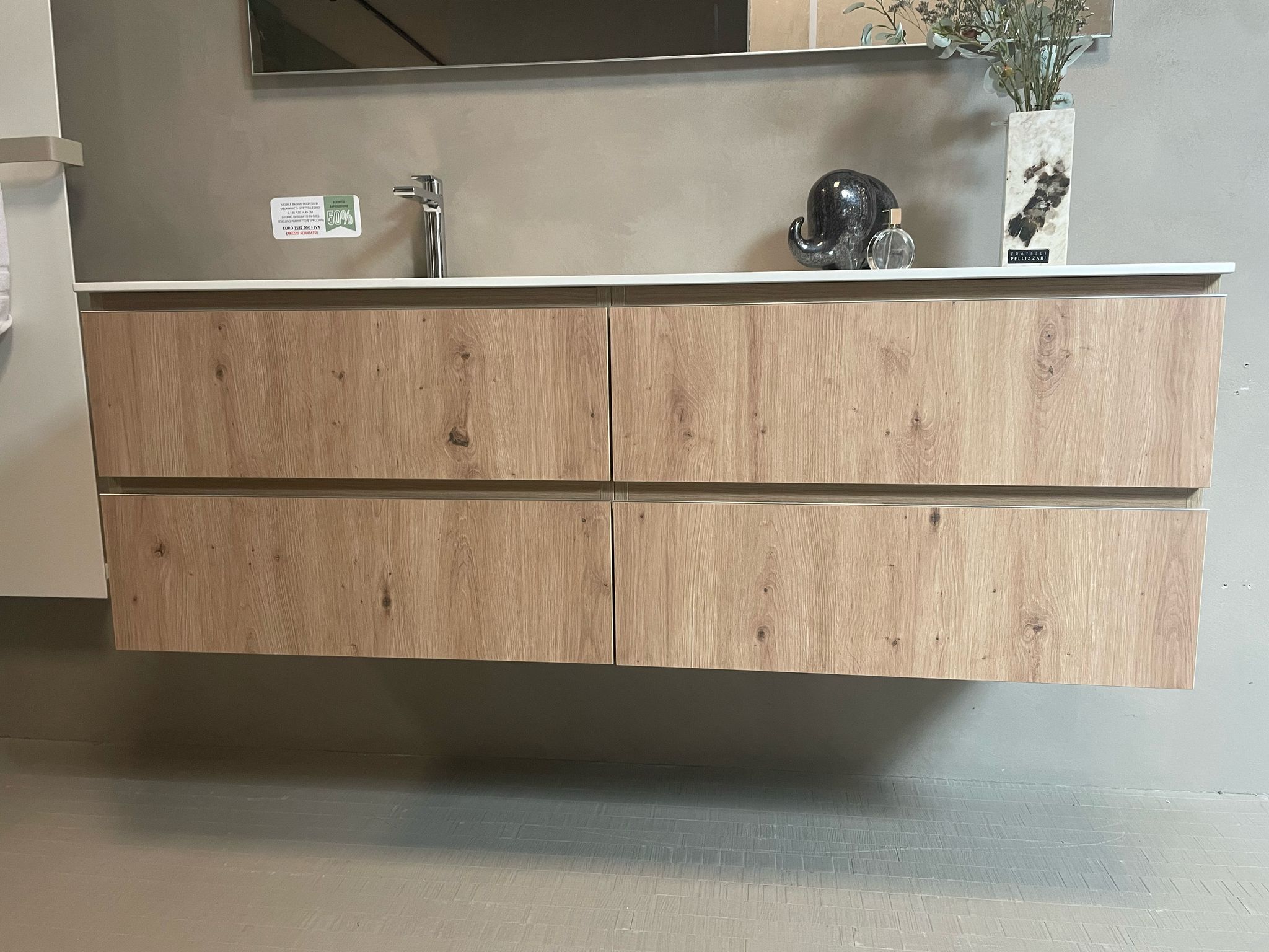 mobile bagno sospeso lavabo integrato prezzo outlet