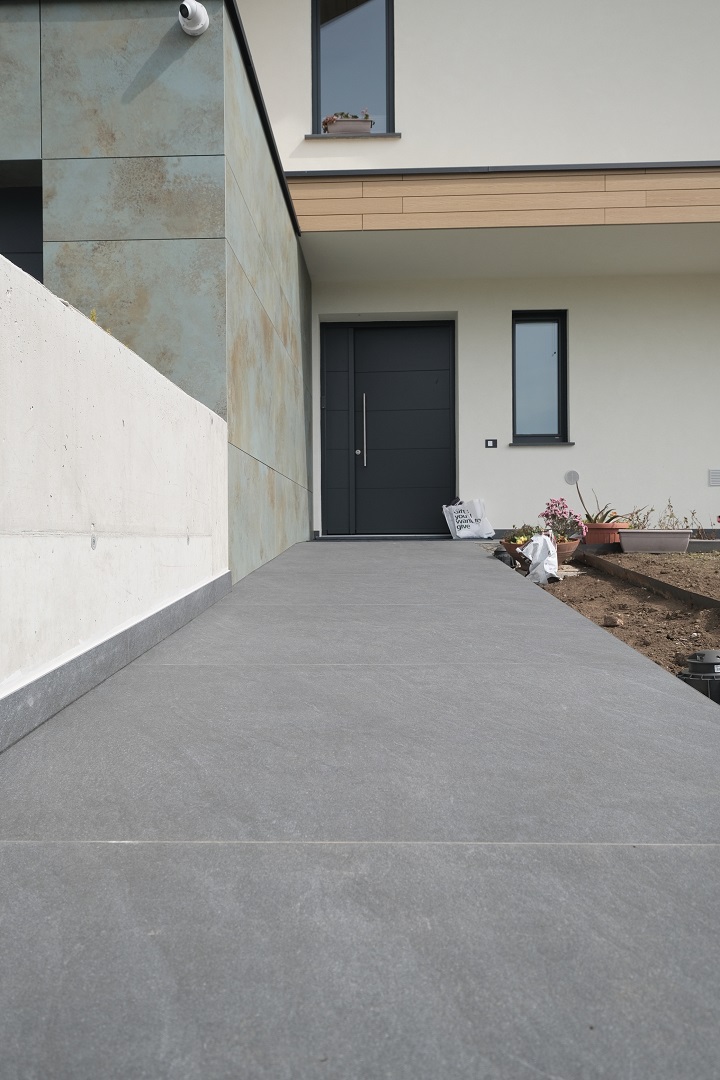 pavimento e rivestimento in gres esterno