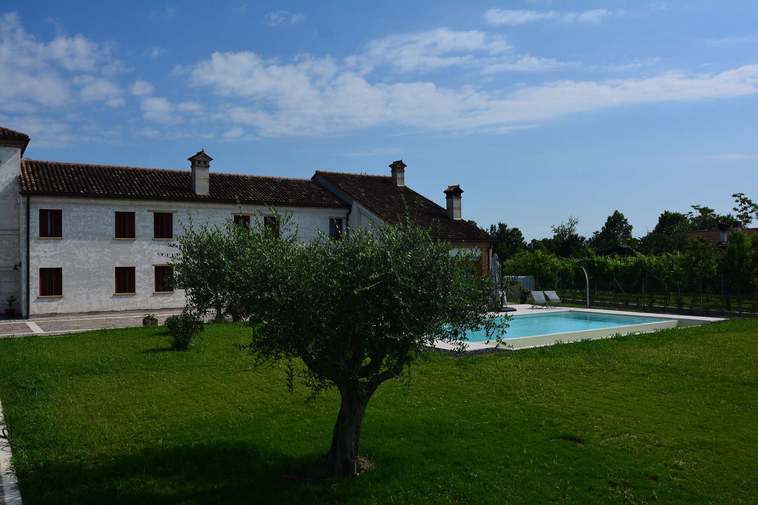 piscina esterna pavimenti