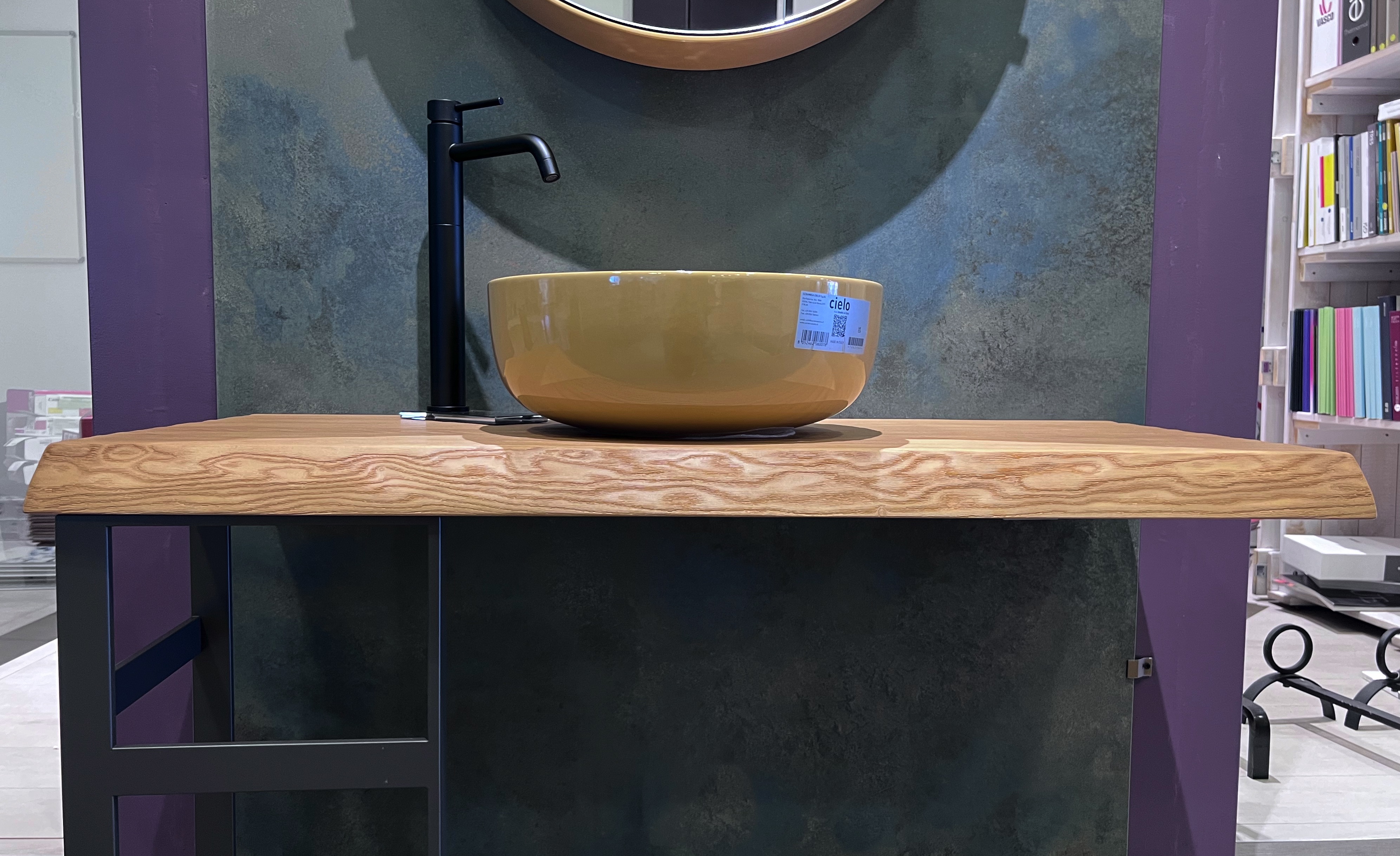 Arredo bagno mensola legno catino specchio giallo prezzi
