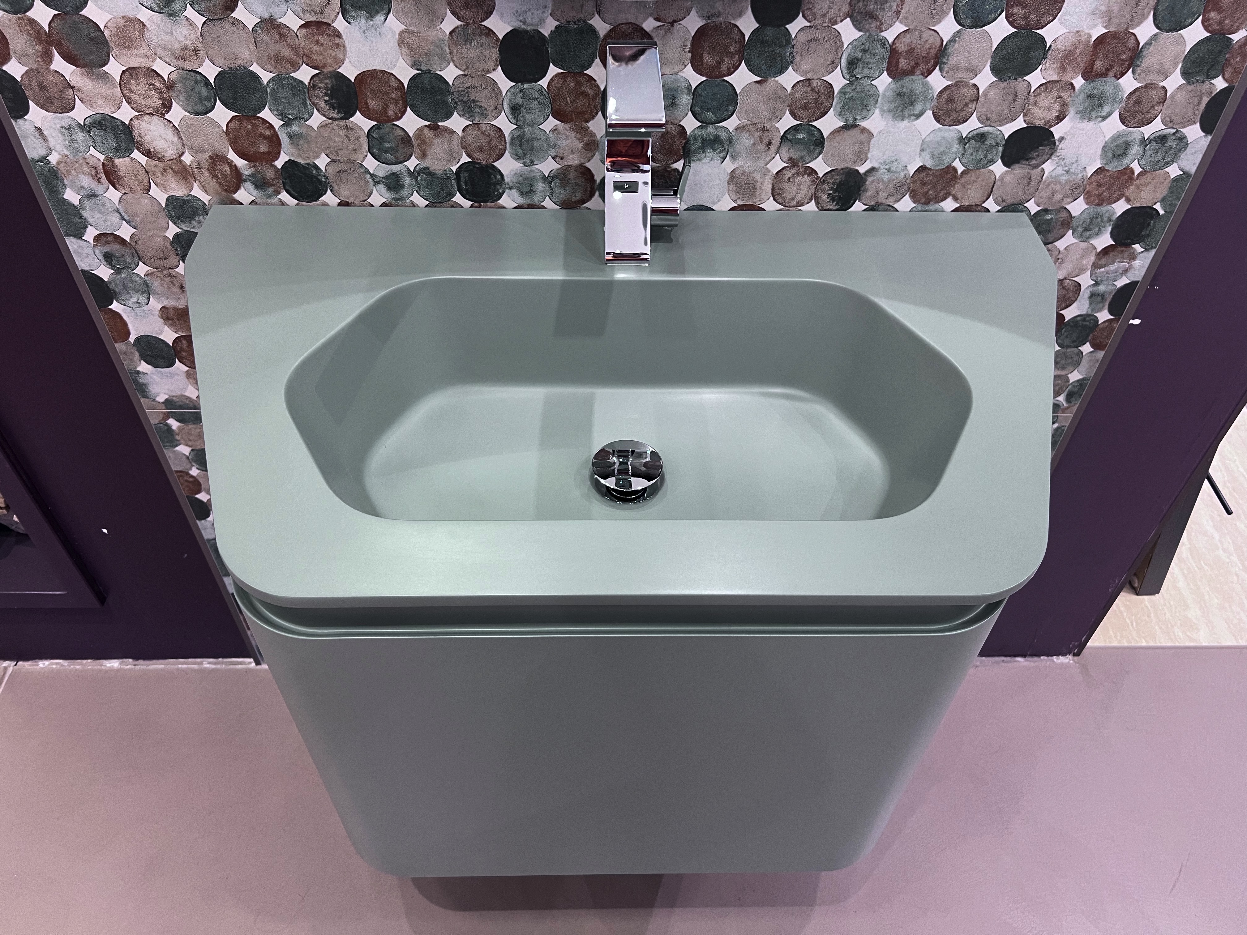 Mobile bagno verde sospeso sagomato, outlet